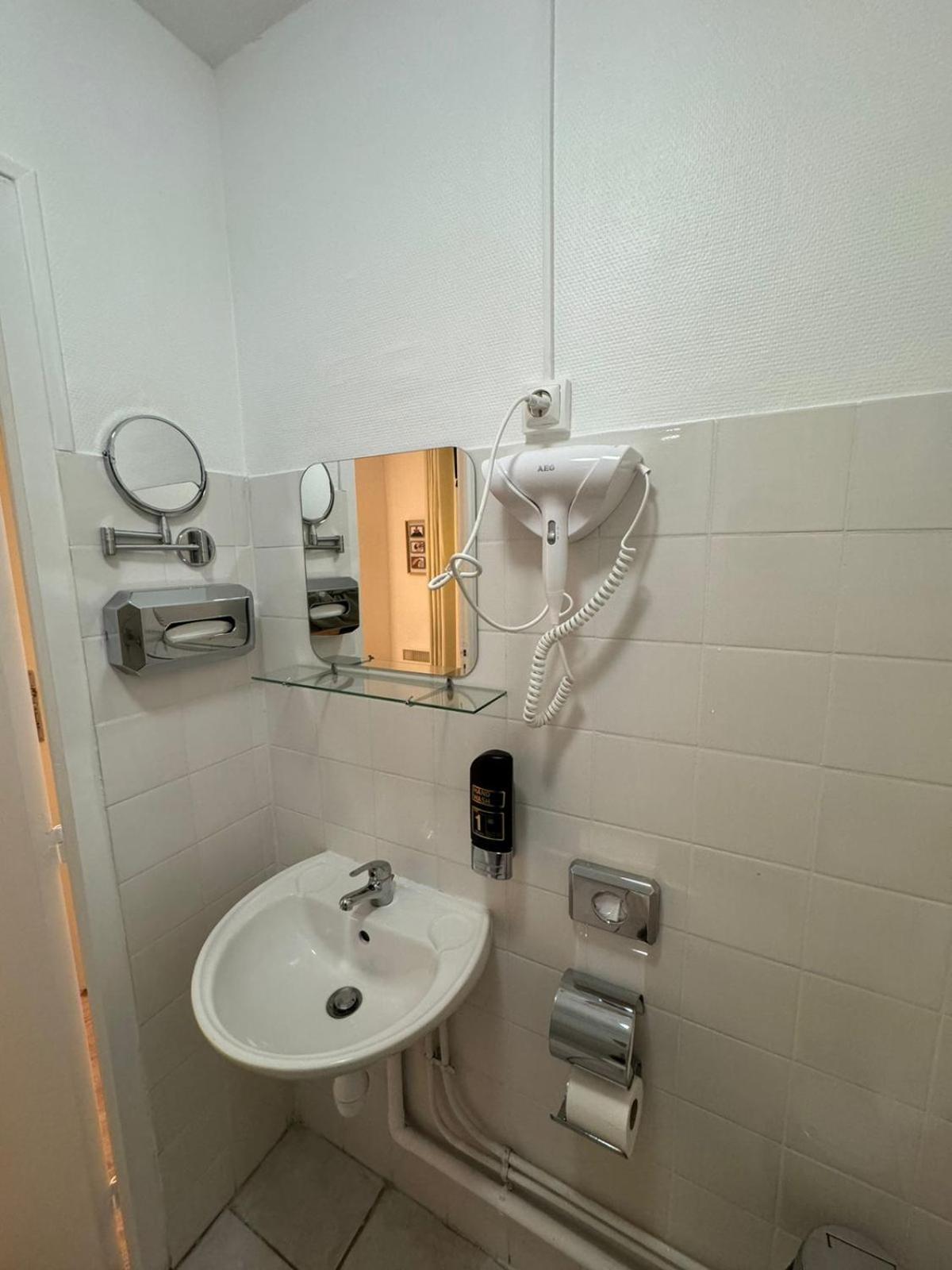 Hotel Etoiles De Mantes Zewnętrze zdjęcie