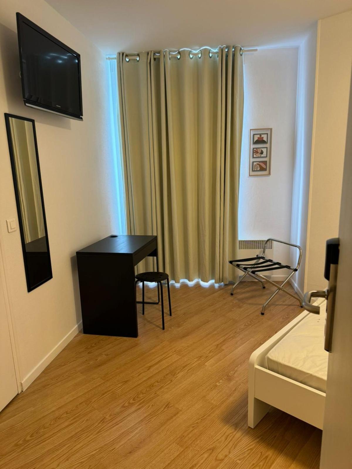 Hotel Etoiles De Mantes Zewnętrze zdjęcie